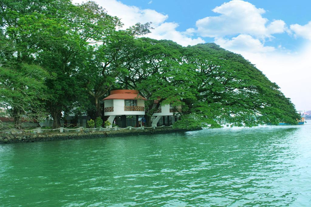 Bolgatty Palace & Island Resort Kochi Exterior photo