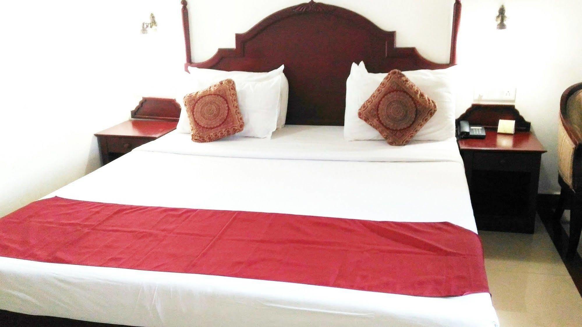 Bolgatty Palace & Island Resort Kochi Exterior photo