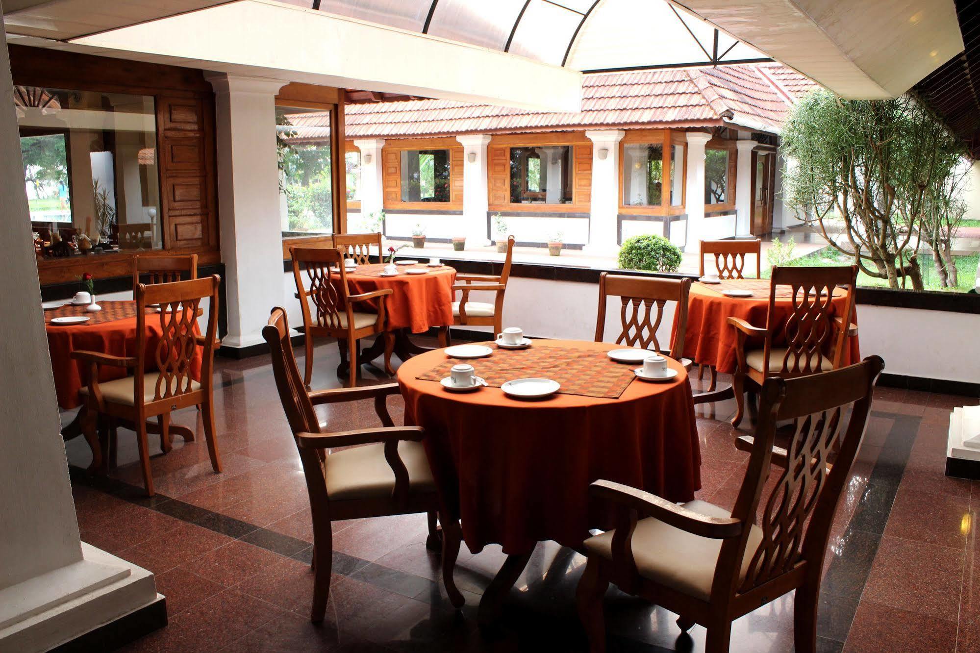Bolgatty Palace & Island Resort Kochi Exterior photo