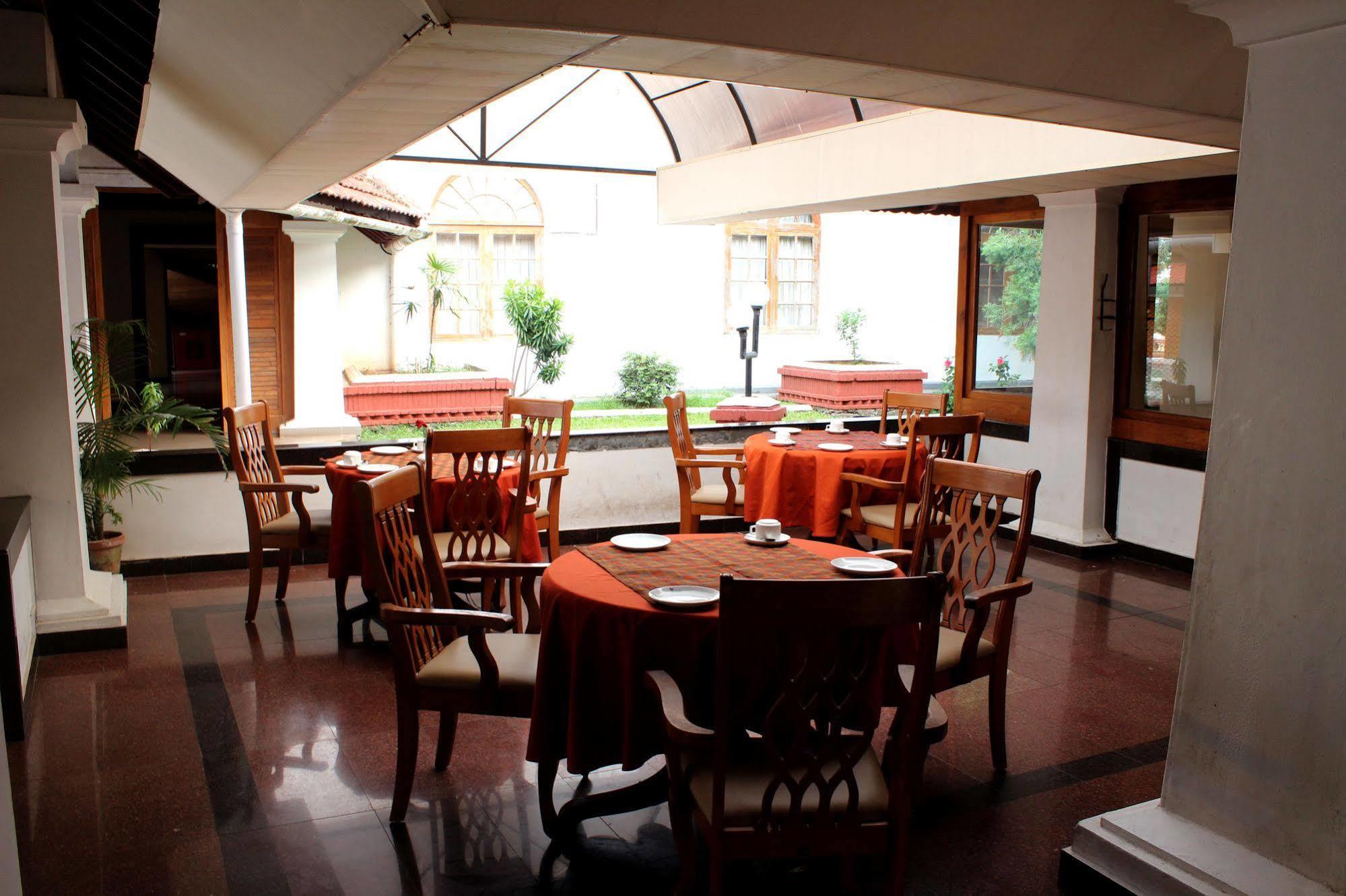 Bolgatty Palace & Island Resort Kochi Exterior photo